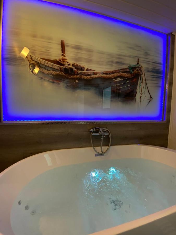 Gleis 2, Waggon Mit Ofen, Optional Mit Whirlpool Und Sauna Dahlem  Exterior photo